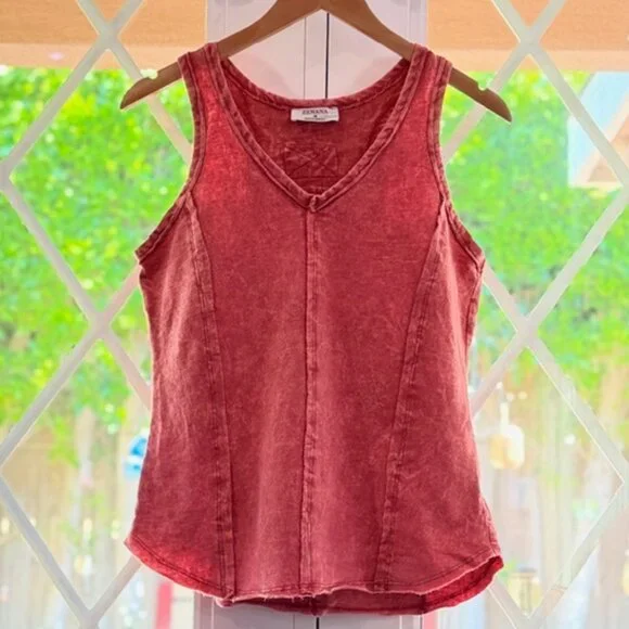 Zenana Mineral Washed V Neck Tank in Cabnert Size Medium - Picture 4 of 8